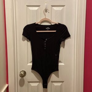 NWT Hollister Black Ribbed Buttoned Short Sleeved Bodysuit